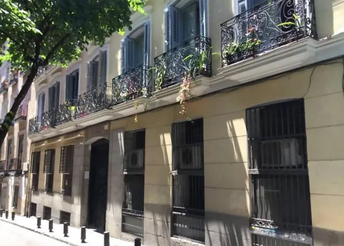 New Apt-Location Location Location!